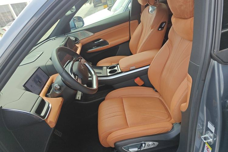 Used XPeng G9 2022 650 Performance Edition Max Left Front Seat