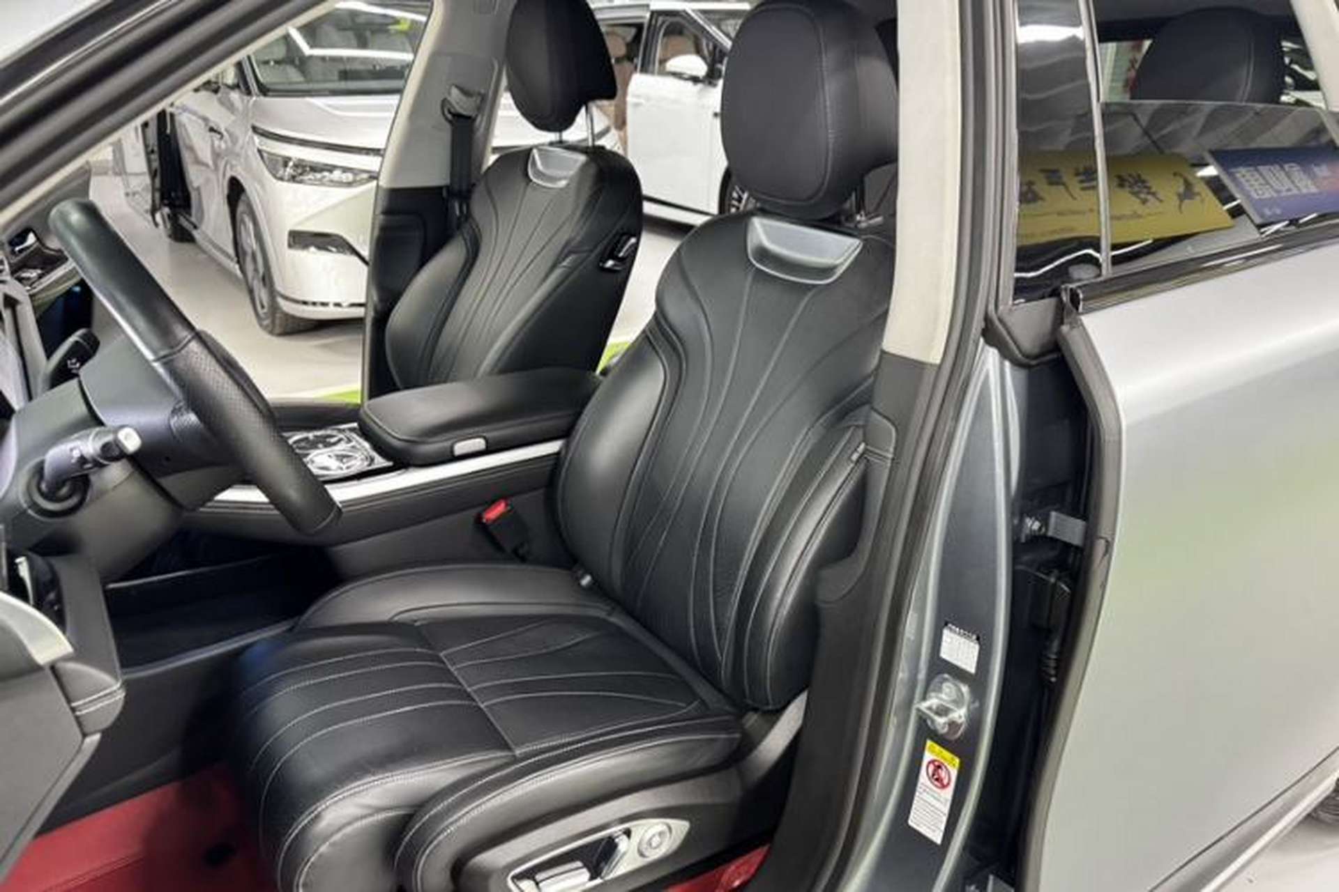Used XPeng G9 2022 650 Performance Edition Max Left Front Seat