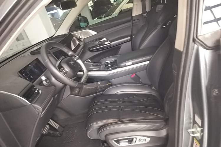 Used XPeng G9 2022 650 Performance Edition Max Left Front Seat