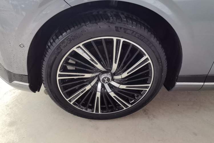 Used XPeng G9 2022 702 Max Left Front Wheel Hub