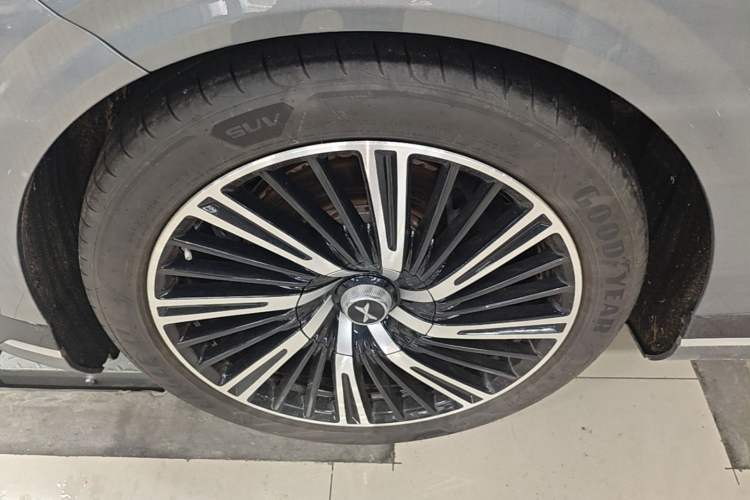 Used XPeng G9 2022 650 Performance Edition Max Left Front Wheel Hub