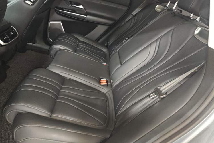 Used XPeng G9 2022 650 Performance Edition Max Left Rear Seat
