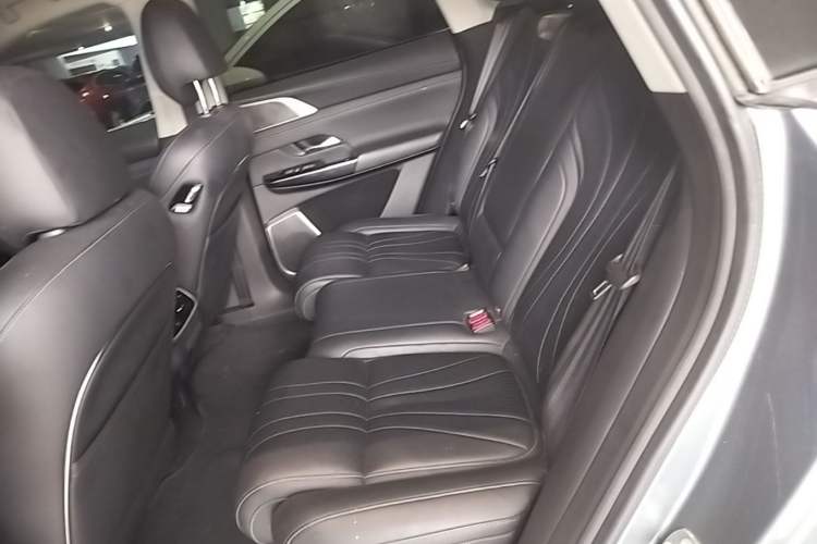 Used XPeng G9 2022 650 Performance Edition Max Left Rear Seat