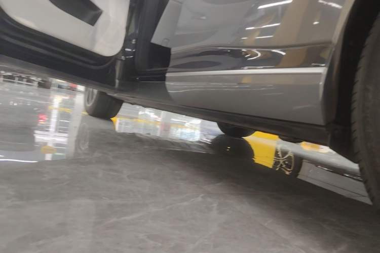 Used XPeng G9 2022 570 Pro Left Side Sill
