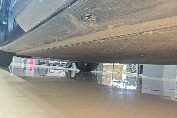 Used XPeng G9 2022 702 Pro Left Side Sill
