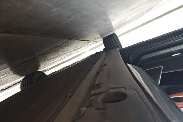 Used XPeng G9 2022 702 Pro Left Side Sill