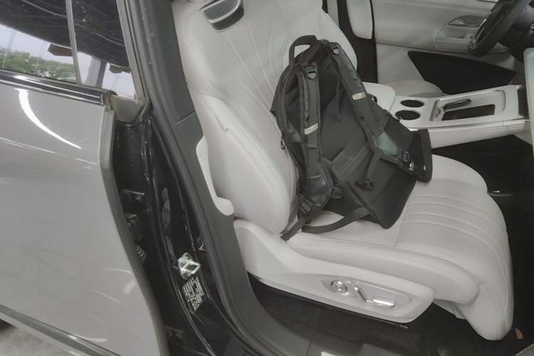 Used XPeng G9 2022 570 Pro Right Front Seat