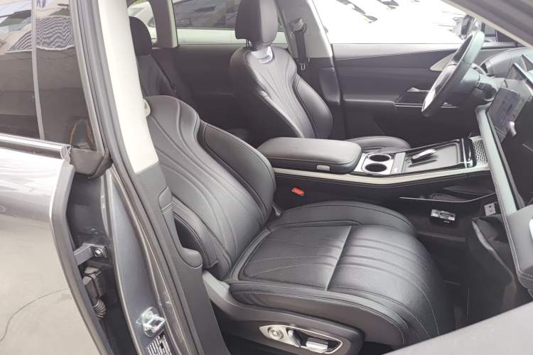 Used XPeng G9 2022 650 Performance Edition Max Right Front Seat
