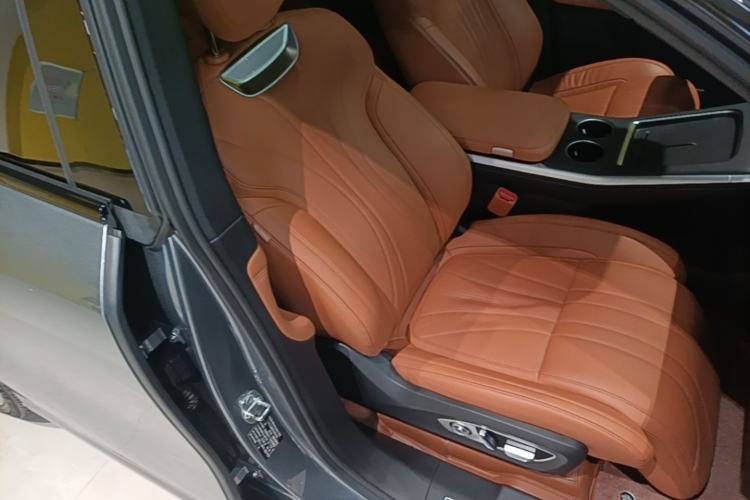 Used XPeng G9 2022 650 Performance Edition Max Right Front Seat