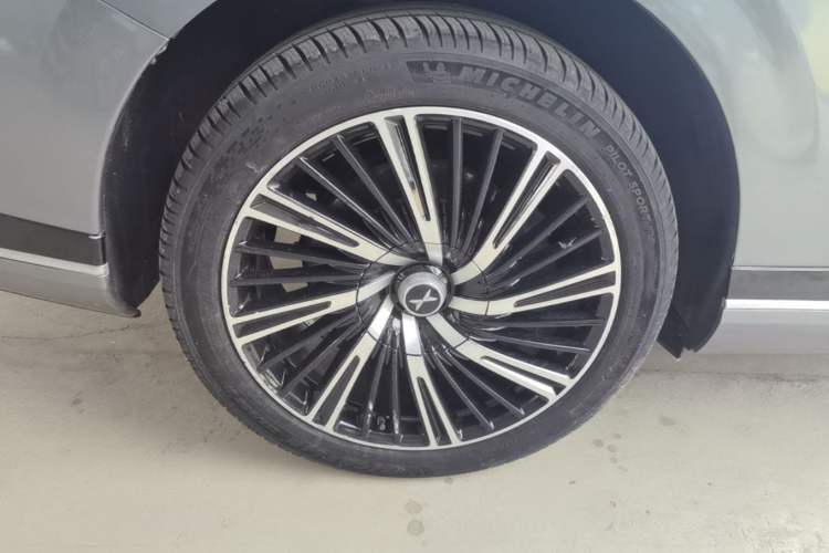 Used XPeng G9 2022 702 Max Right Rear Wheel Hub