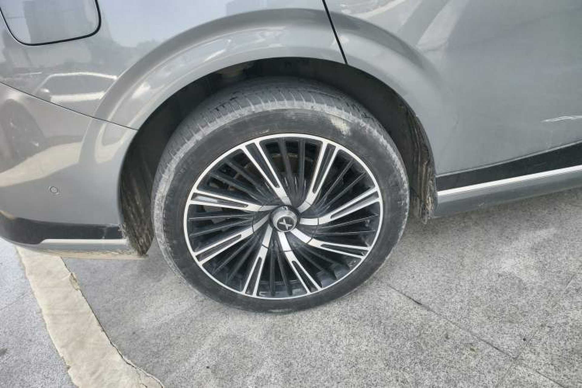 Used XPeng G9 2022 570 Pro Right Rear Wheel Hub