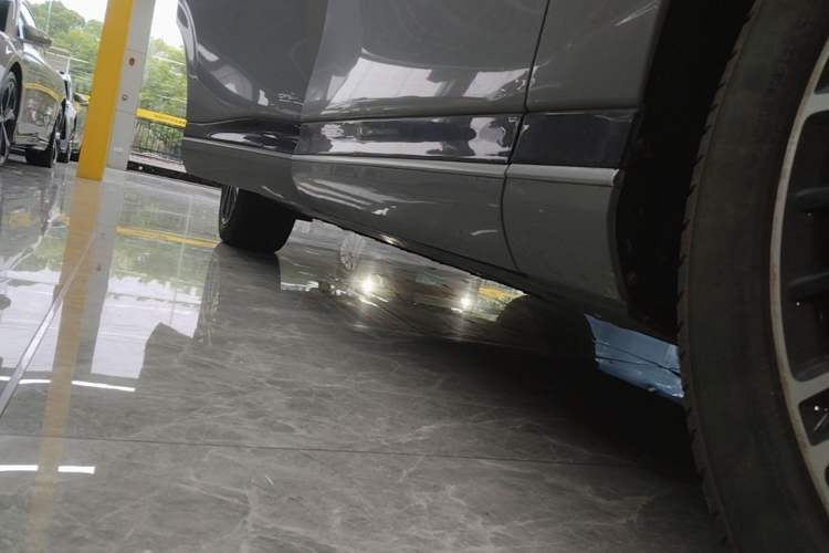 Used XPeng G9 2022 570 Pro Right Side Sill