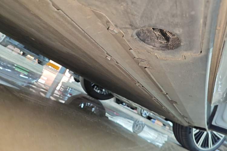 Used XPeng G9 2022 702 Pro Right Side Sill