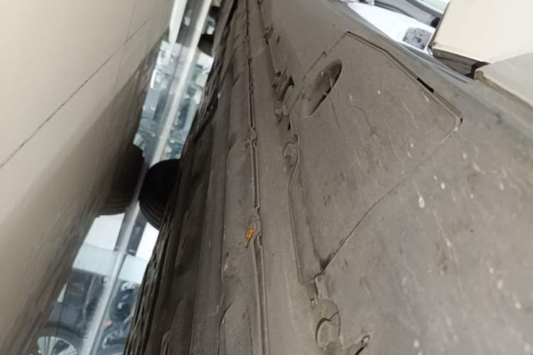 Used XPeng G9 2022 570 Max Right Side Sill