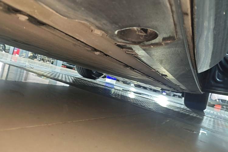 Used XPeng G9 2022 650 Performance Edition Max Right Side Sill