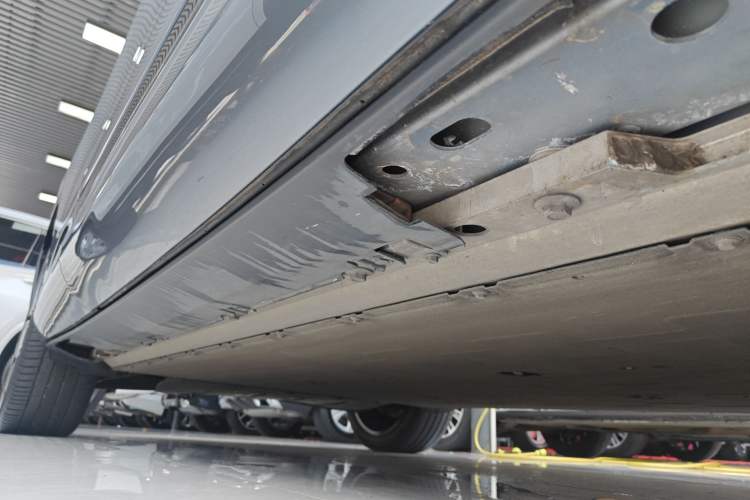 Used XPeng G9 2022 650 Performance Edition Max Right Side Sill