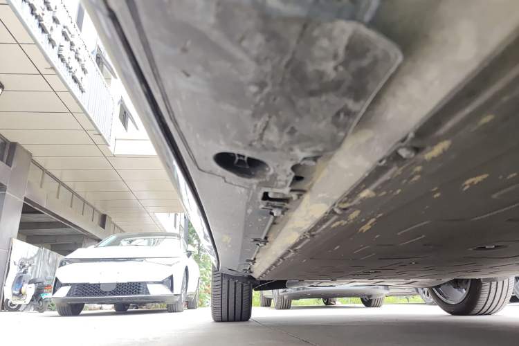 Used XPeng G9 2022 650 Performance Edition Max Right Side Sill