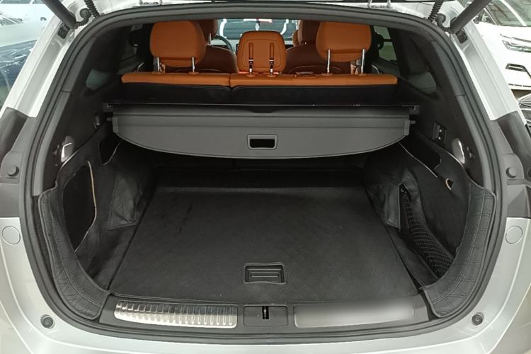 Used XPeng G9 2022 570 Max Trunk