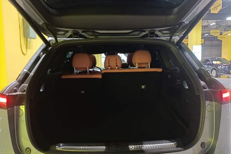 Used XPeng G9 2022 650 Performance Edition Max Trunk