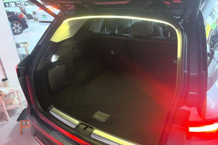 Used XPeng G9 2022 650 Performance Edition Max Trunk