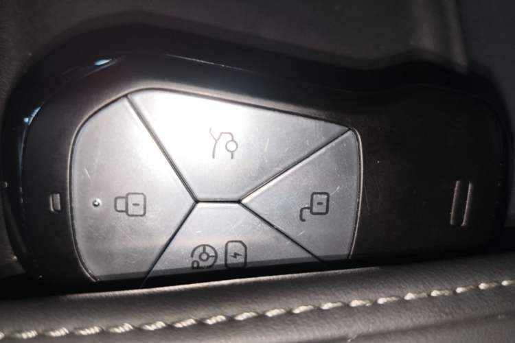 Used XPeng G9 2022 650 Performance Edition Max Vehicle Key