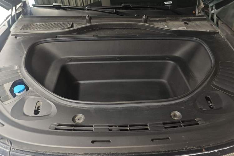 Used XPeng G9 2022 650 Performance Edition Max Engine Bay