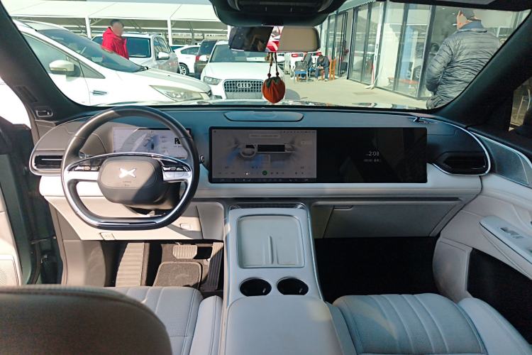 Used XPeng G9 2022 570 Pro Interior 2