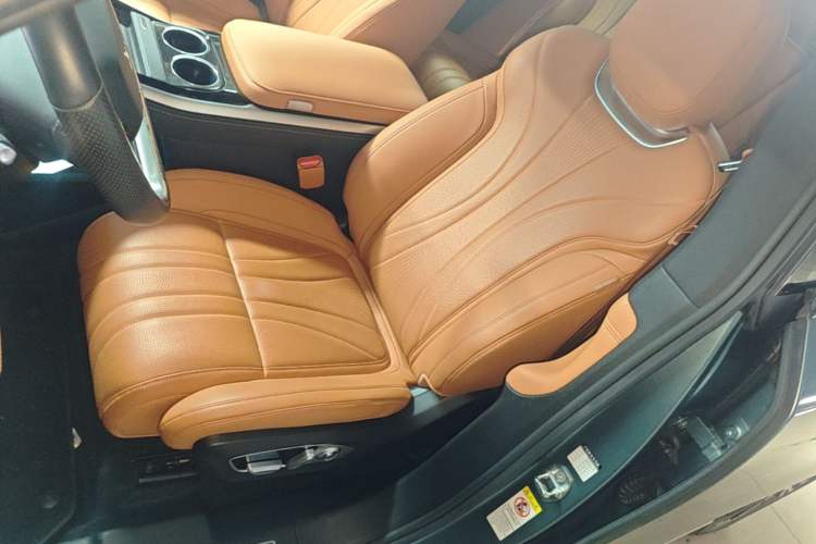 Used XPeng G9 2022 650 Performance Edition Max Left Front Seat