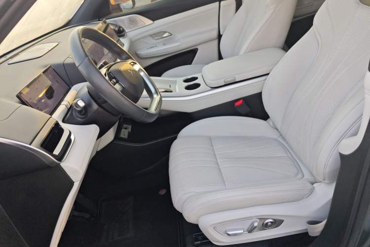 Used XPeng G9 2022 570 Max Left Front Seat