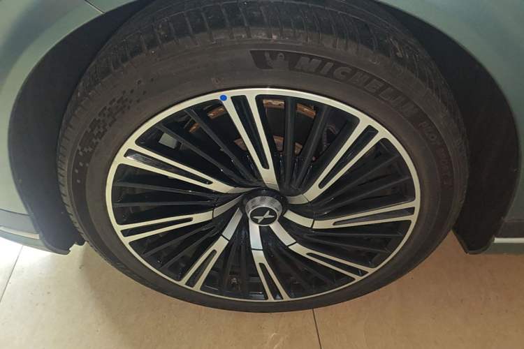 Used XPeng G9 2022 650 Performance Edition Max Left Front Wheel Hub