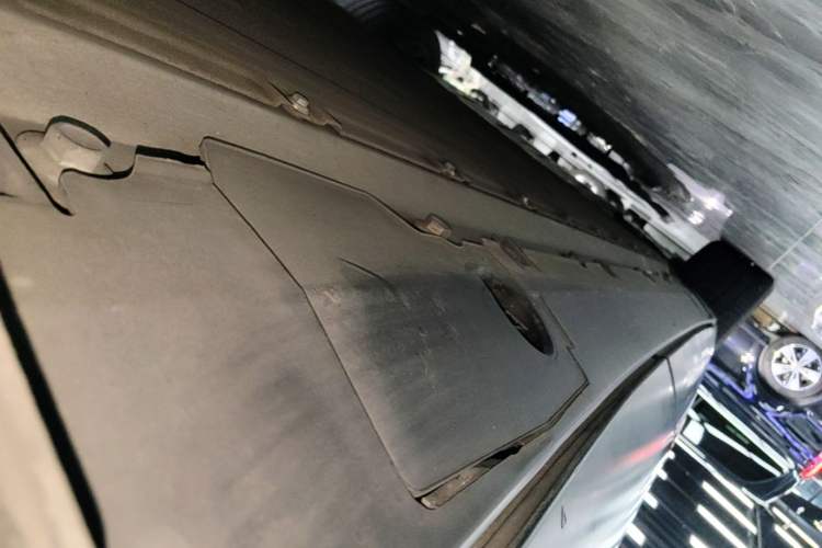 Used XPeng G9 2022 Edition 650 Commemorative Model Left Side Sill