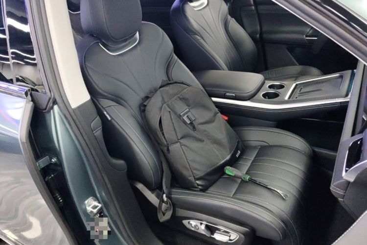 Used XPeng G9 2022 Edition 650 Commemorative Model Right Front Seat