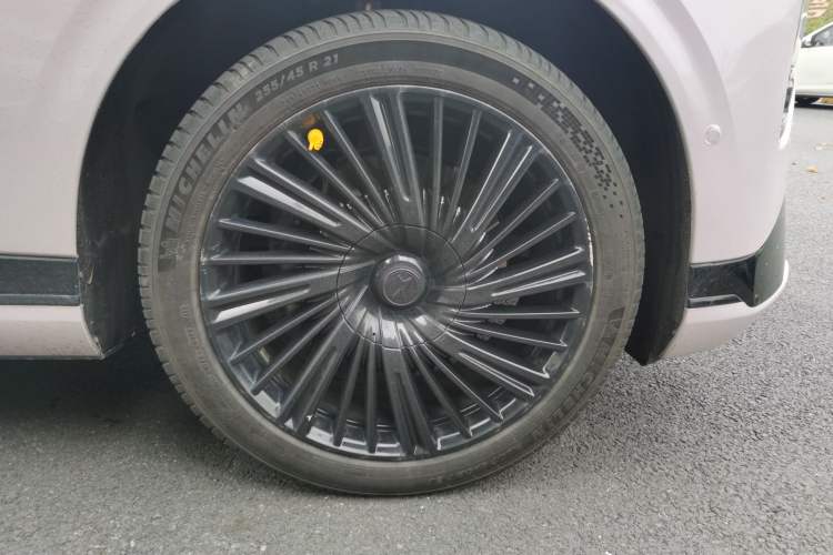 Used XPeng G9 2022 650 Performance Edition Max Right Front Wheel Hub