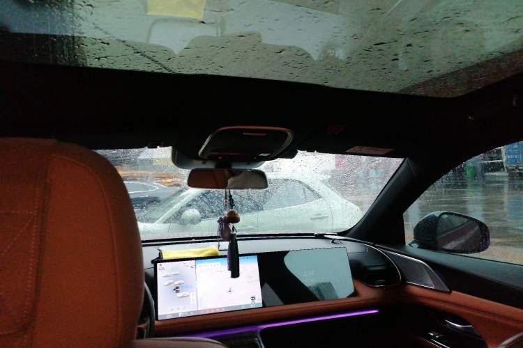 Used XPeng G9 2022 650 Performance Edition Max Headliner
