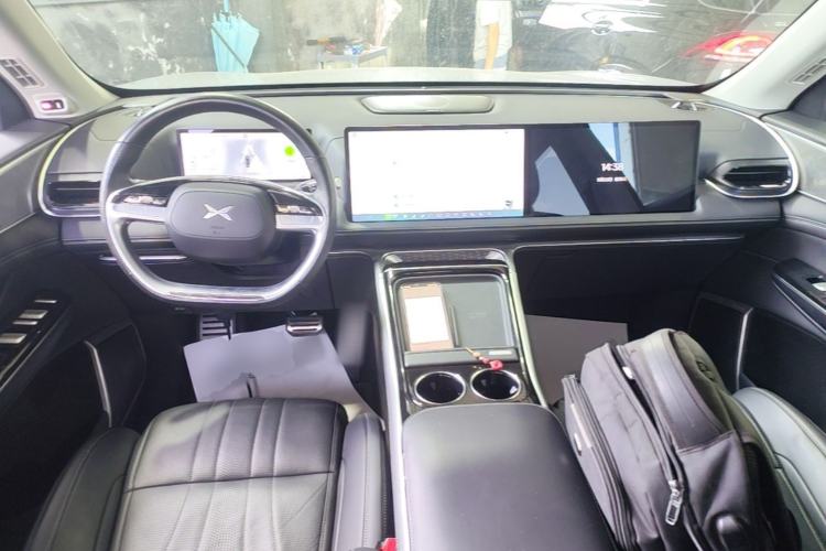 Used XPeng G9 2022 650 Performance Edition Max Center Console