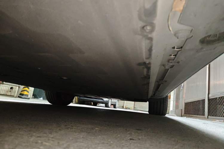 Used XPeng G9 2022 702 Max Chassis Front Left