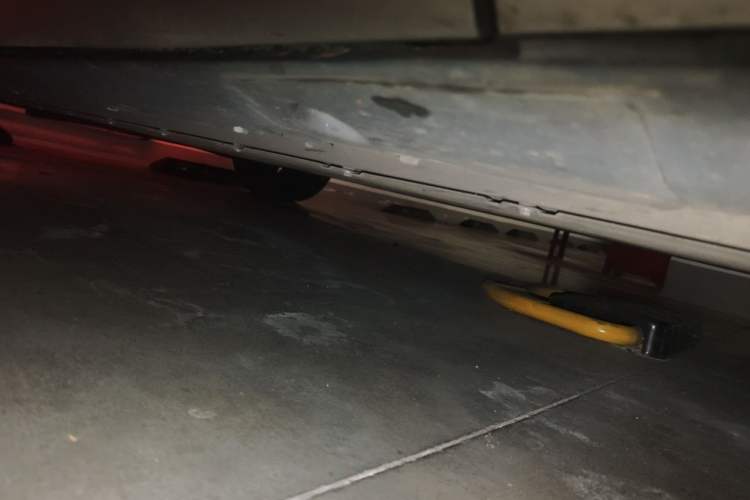 Used XPeng G9 2022 570 Pro Chassis Front Right