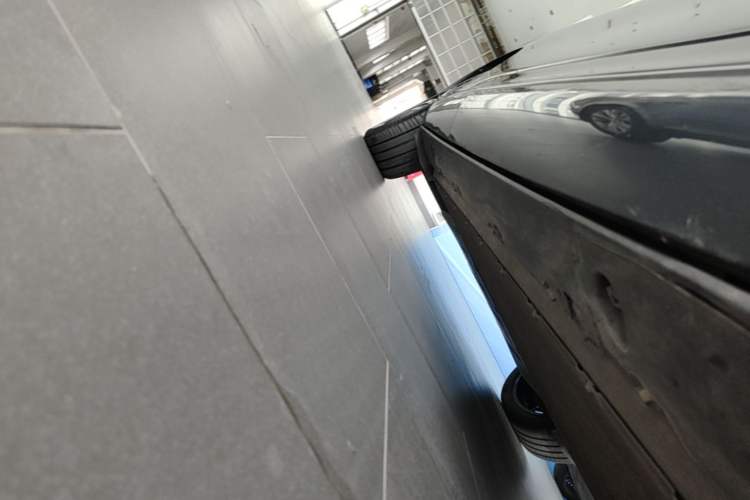 Used XPeng G9 2022 702 Max Chassis Front Right