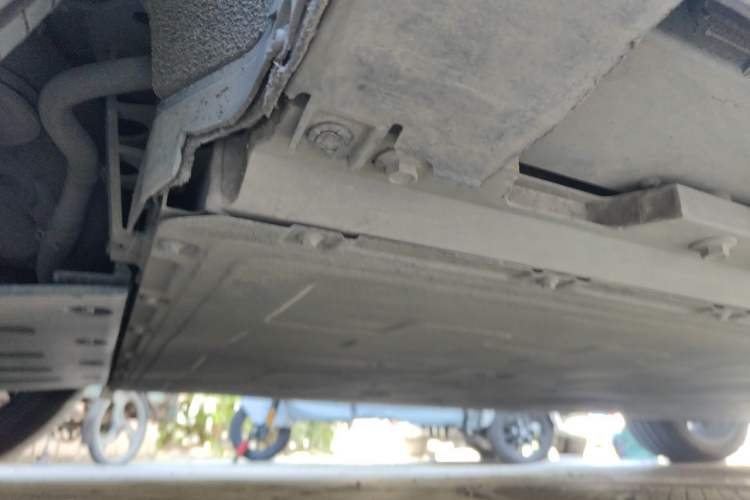 Used XPeng G9 2022 570 Pro Chassis Front Right