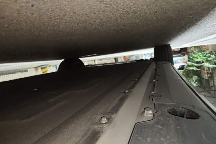 Used XPeng G9 2022 702 Max Chassis Rear Left
