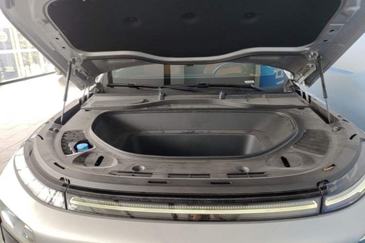 Used XPeng G9 2022 702 Pro Engine Bay