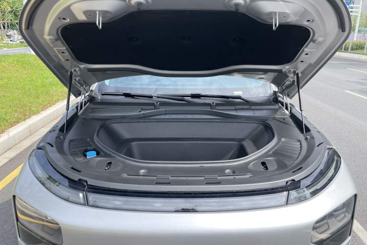 Used XPeng G9 2022 702 Pro Engine Bay