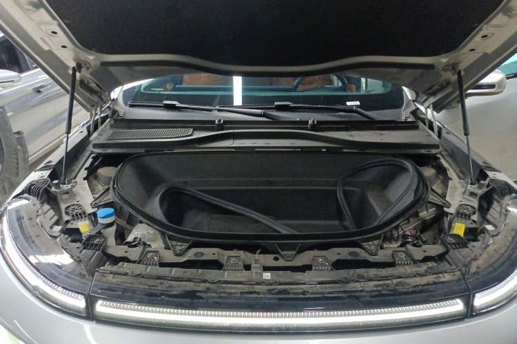 Used XPeng G9 2022 702 Pro Engine Bay