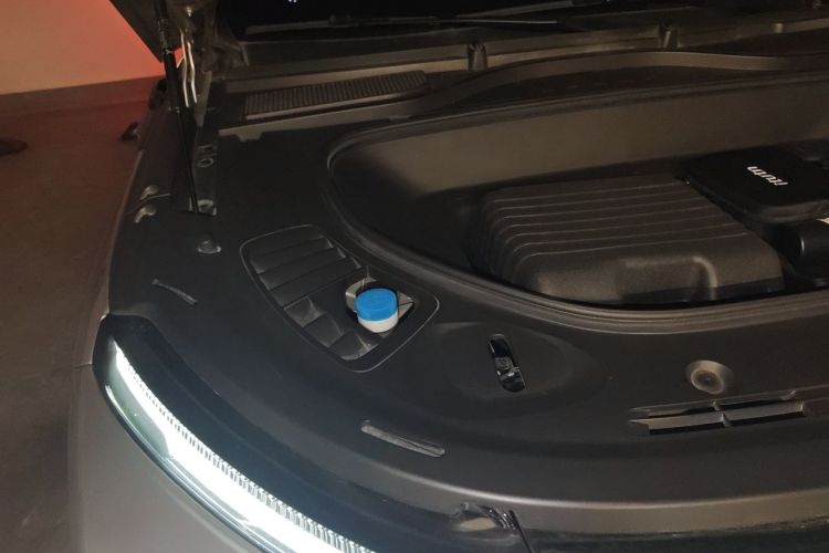 Used XPeng G9 2022 570 Pro Engine Bay Right