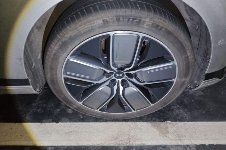 Used XPeng G9 2022 702 Pro Exterior 2