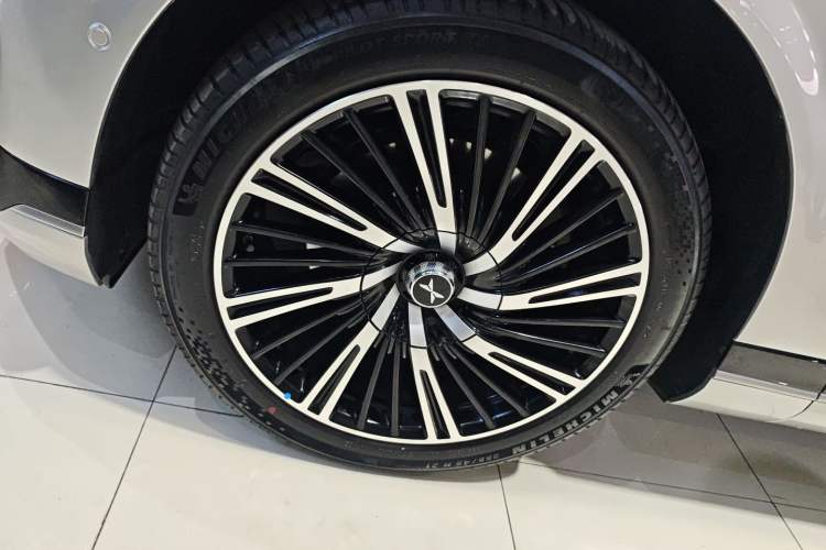 Used XPeng G9 2022 570 Max Exterior 4