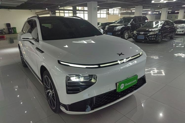Used XPeng G9 2022 650 Performance Edition Max Front Right 45 Deg
