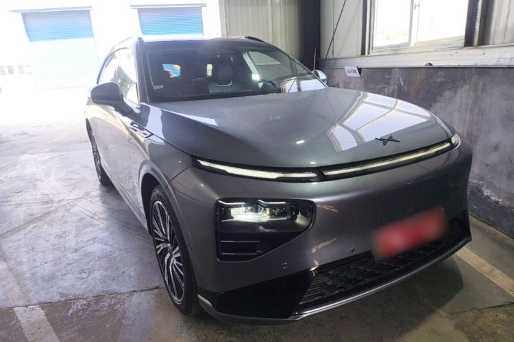 Used XPeng G9 2022 650 Performance Edition Max Front Right 45 Deg