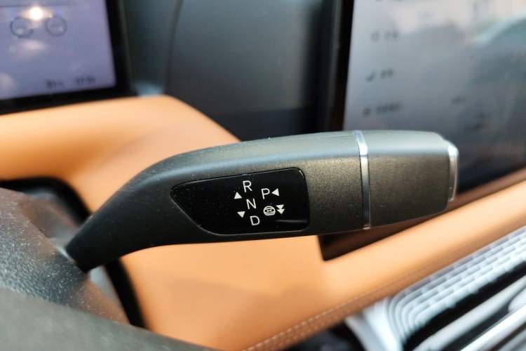 Used XPeng G9 2022 650 Performance Edition Max Gear Lever