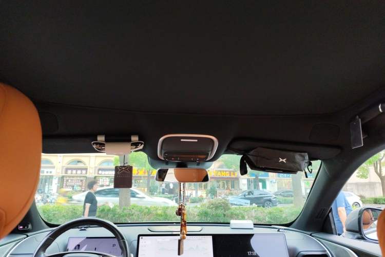 Used XPeng G9 2022 650 Performance Edition Max Headliner
